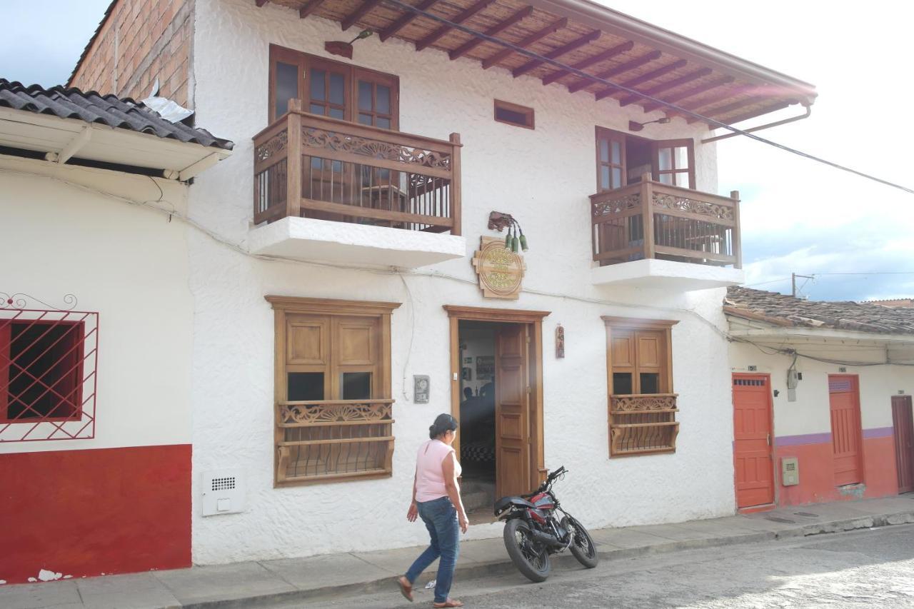 Sergeant Pepper'S Hostel Jardín Esterno foto
