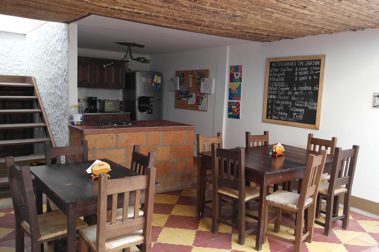 Sergeant Pepper'S Hostel Jardín Esterno foto
